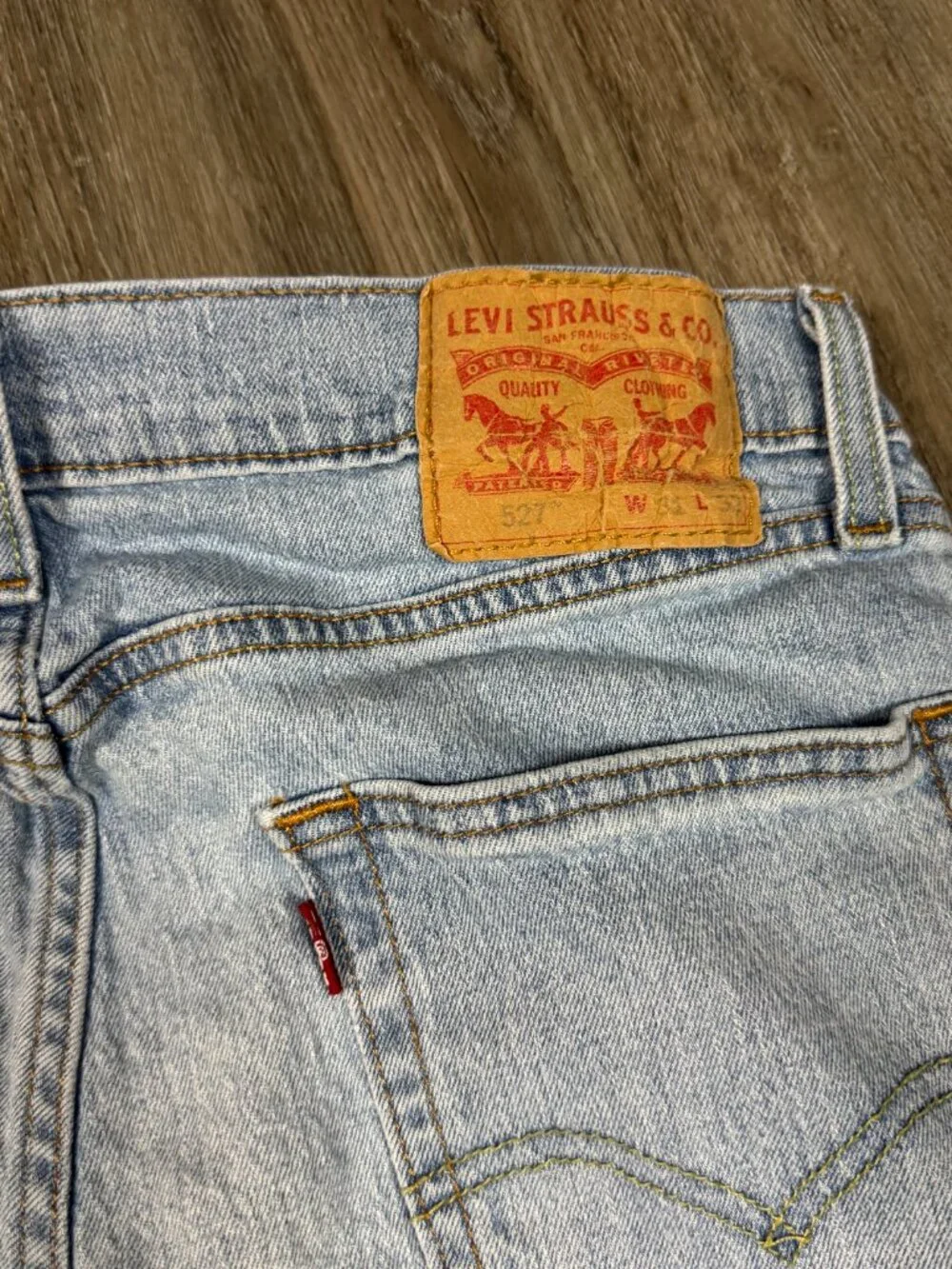 Levi 527 Slim Bootcut Jeans 31W x 32L